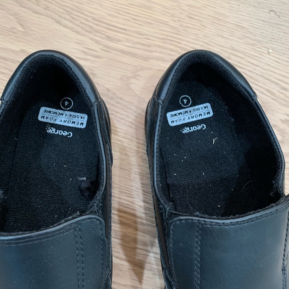 Boys size 4 youth dress shoes - Picture 4 of 4